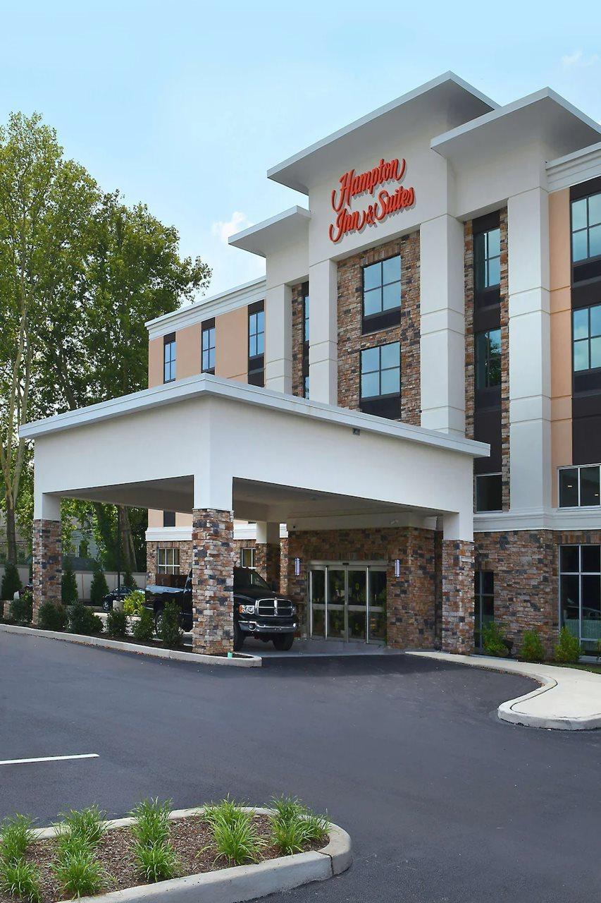 Hampton Inn & Suites Philadelphia/Media Exterior photo