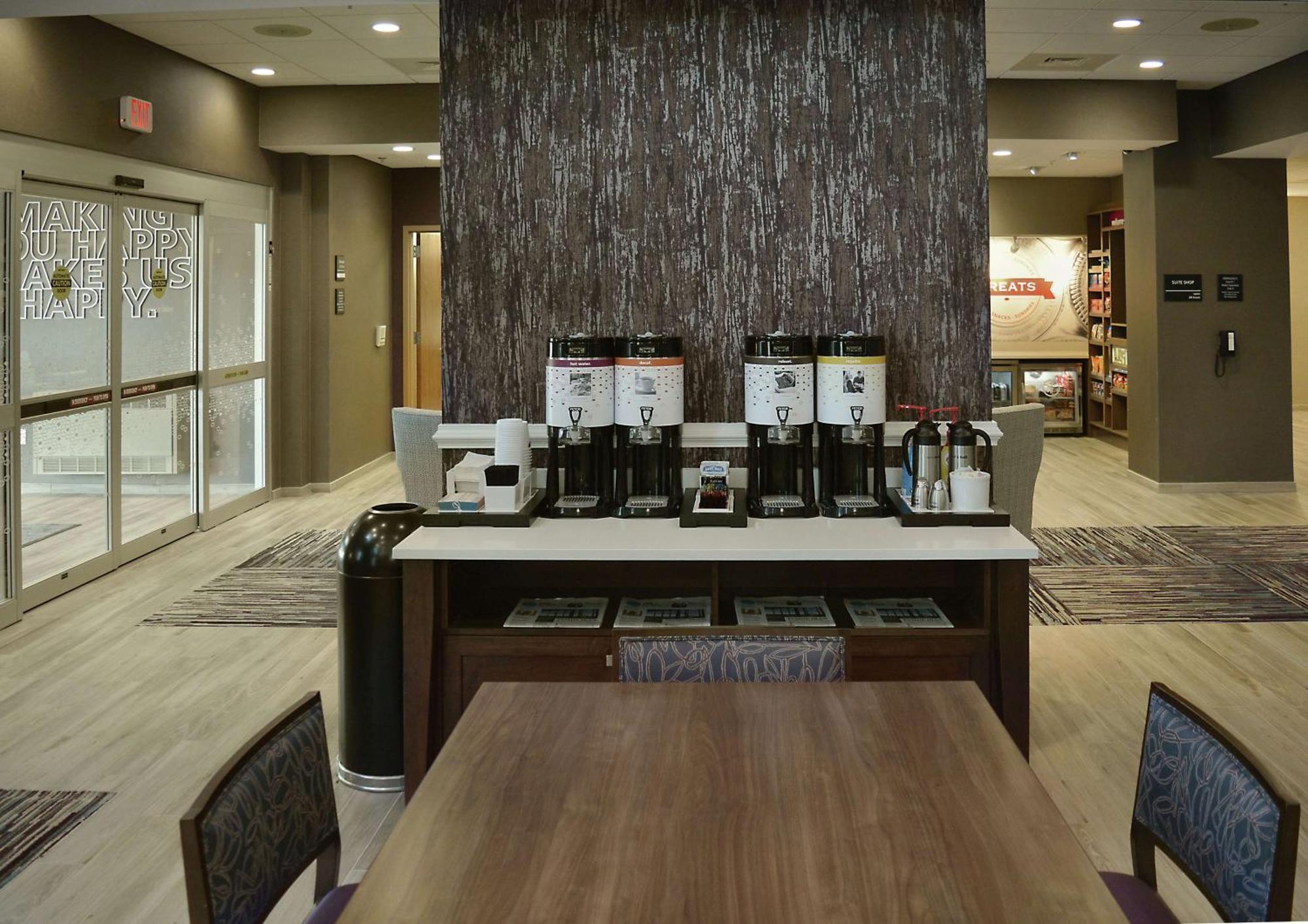 Hampton Inn & Suites Philadelphia/Media Exterior photo